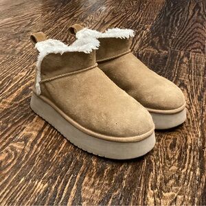 Koolaburra UGG Suede platform Boots with White Faux fur Trim